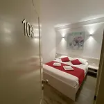 B&b-ld Bed & Breakfast