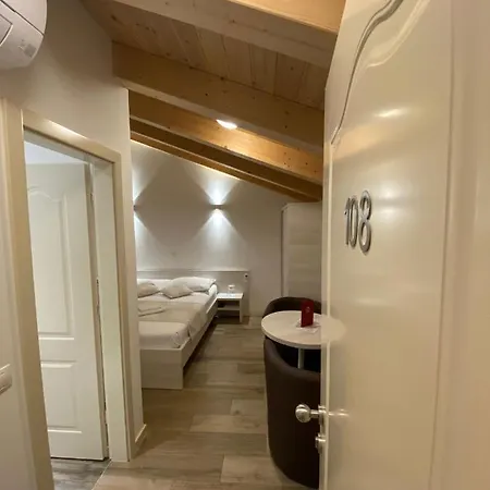 B&b-ld לינה וארוחת בוקר