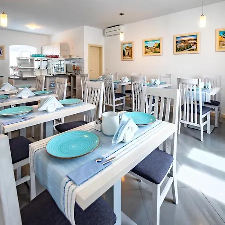 B&b-ld לינה וארוחת בוקר פולה