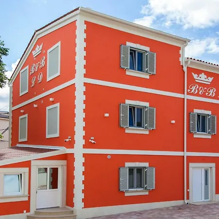 B&b-ld فندق مبيت وإفطار