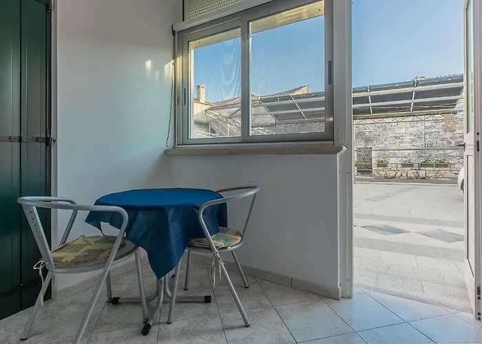 B&b-ld לינה וארוחת בוקר פולה