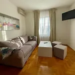 B&b-ld Bed & Breakfast