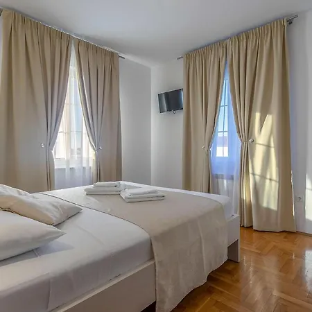 Bb-ld Bed & Breakfast 3*