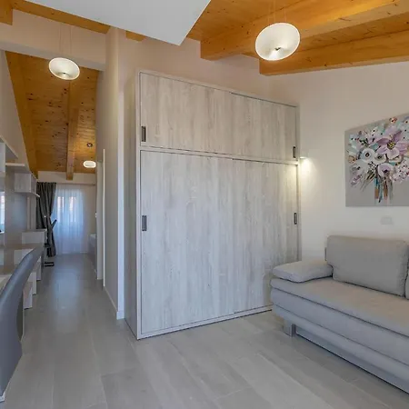 B&b-ld Pola