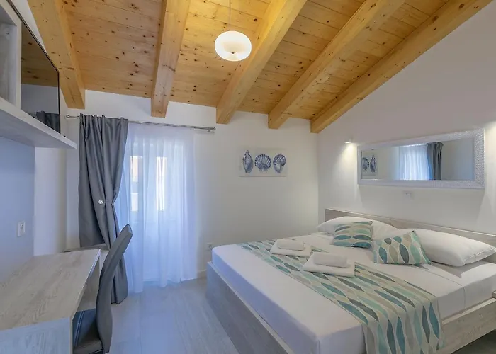 B&b-ld Bed and breakfast 4*